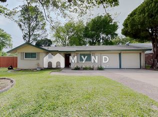 201 Page Ct, Hurst, TX 76053