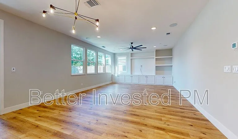 1437 Oak Cir — Photo 28