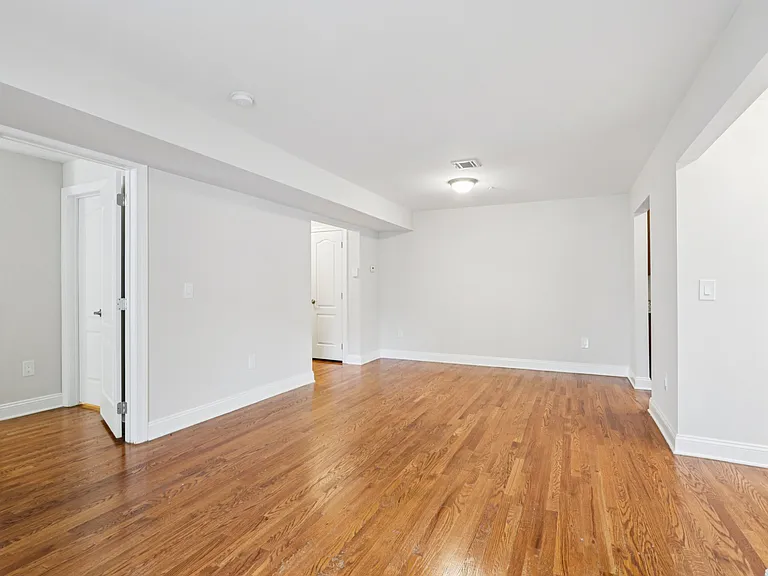 Summit Ridge Luxury Apartments — Photo 33