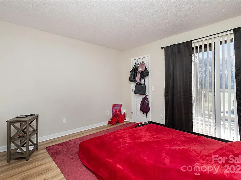 4400 Sharon Chase Dr #E — Photo 7