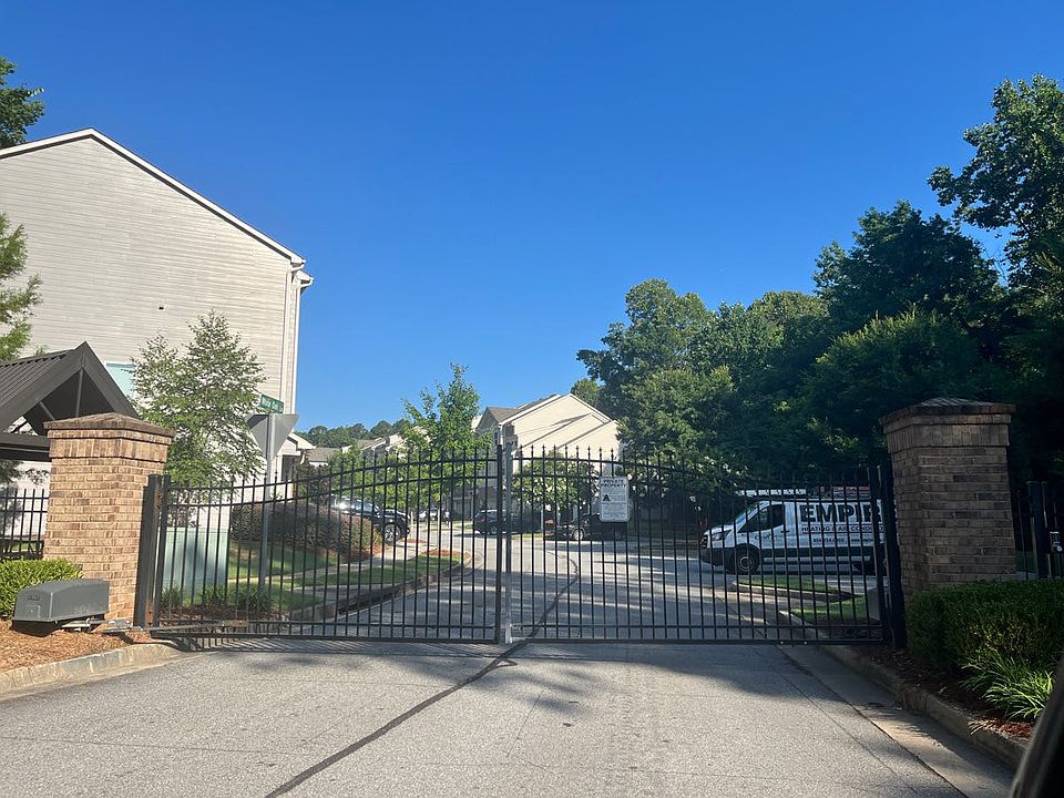 1st image of 2767 White Oak Ln