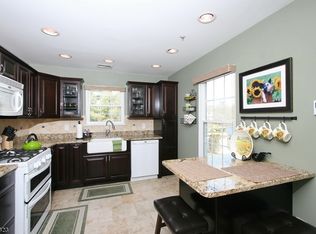 169 Potomac Dr, Basking Ridge, NJ 07920