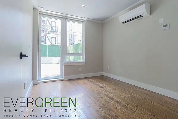 Rented by Evergreen Apartments BK | media 14