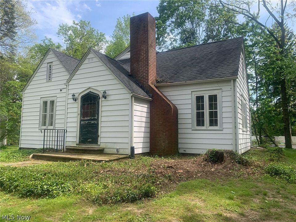 1st image of 1340 N Lincoln Ave
