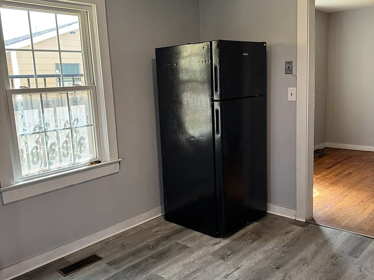 3748 George Ave SW — Photo 9