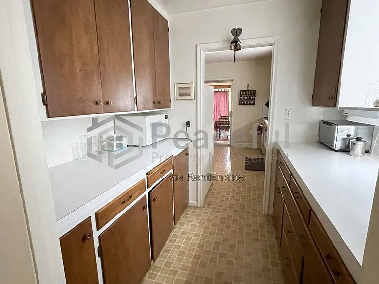 1224 E 2nd Ave — Photo 6