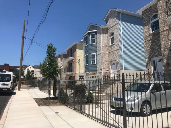 11 Stanton St #3, Newark, NJ 07114