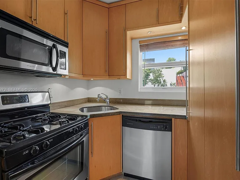 1100 Venetian Way #2B — Photo 13