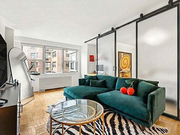 5th image of 155 E 34th St APT 12D