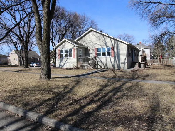 1375 9th Ave N, Fargo, ND 58102