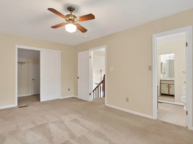 227 Ashridge Ln — Photo 11