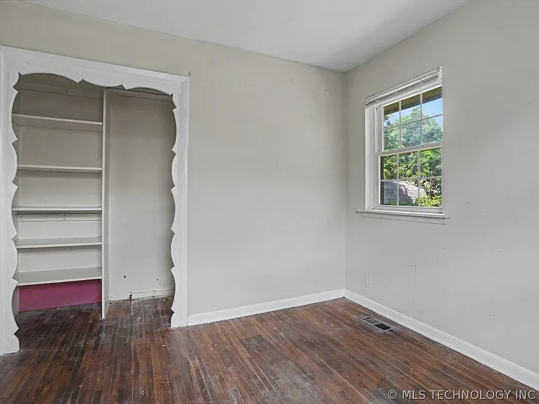 10311 E 5th St — Photo 21