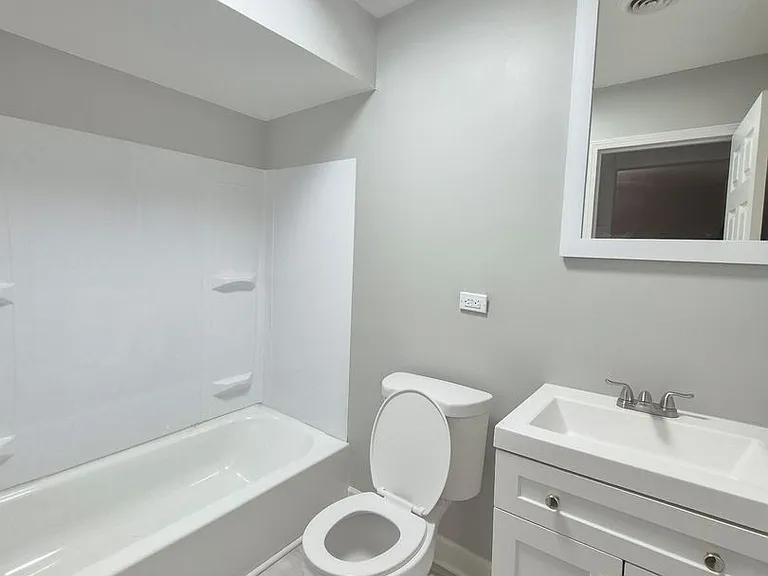 2815 Harrison — Photo 11