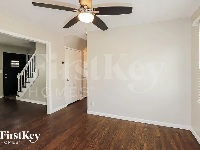 8712 Marty Ln — Photo 5