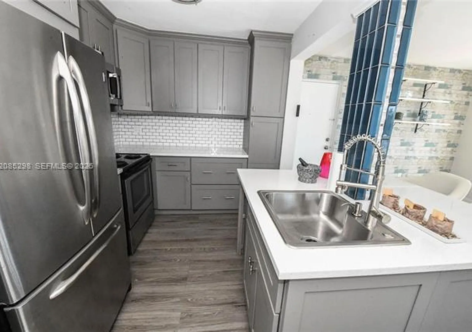 8305 Crespi Blvd cu-4D, Miami Beach, FL 33141 — Photo 1