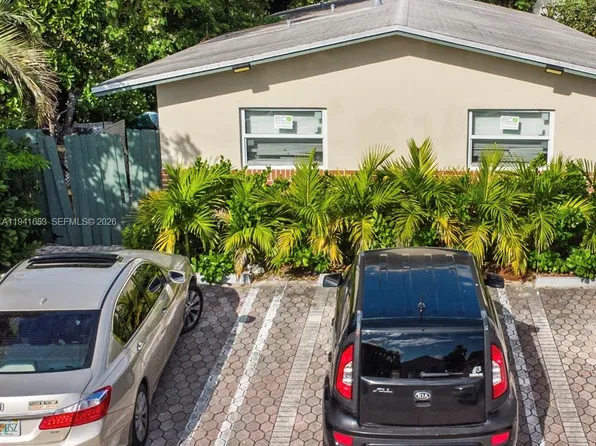 441 NE 30th St #1-2, Pompano Beach, FL 33064