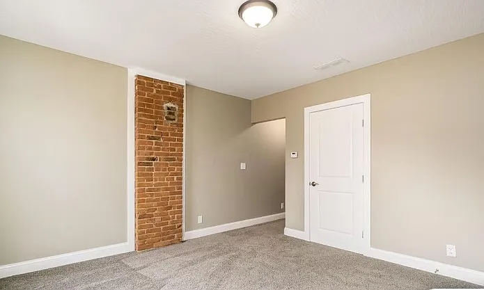 137 Avondale Ave — Photo 6