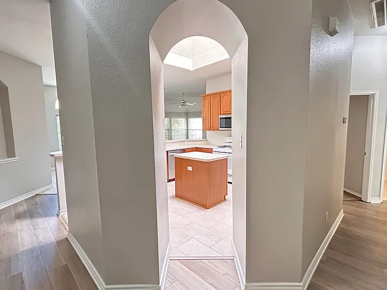 6104 Oldham Dr — Photo 10