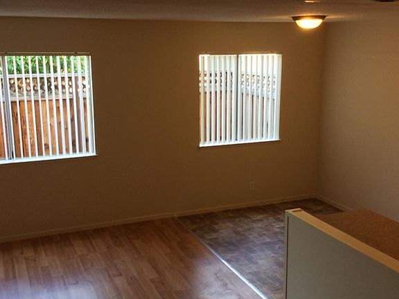 2nd image of 784 Warring Dr APT 2