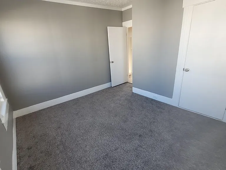210 Notre Dame Ave #2 — Photo 5