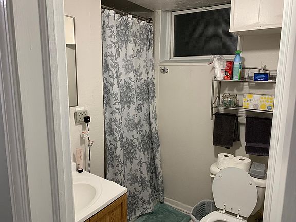 3rd image of 211 Chestnut Blvd APT 5