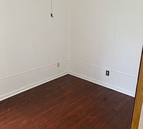 5th image of 609 Elm St APT 2