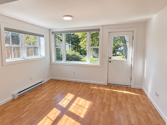2nd image of 21 Orchard Rd #2