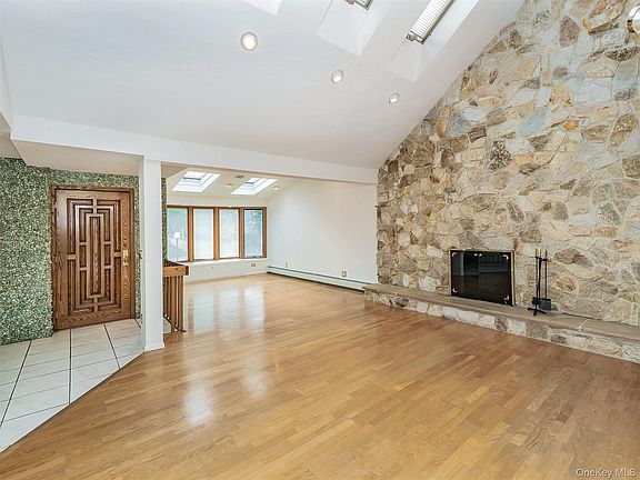 4th image of 24 Downing Avenue