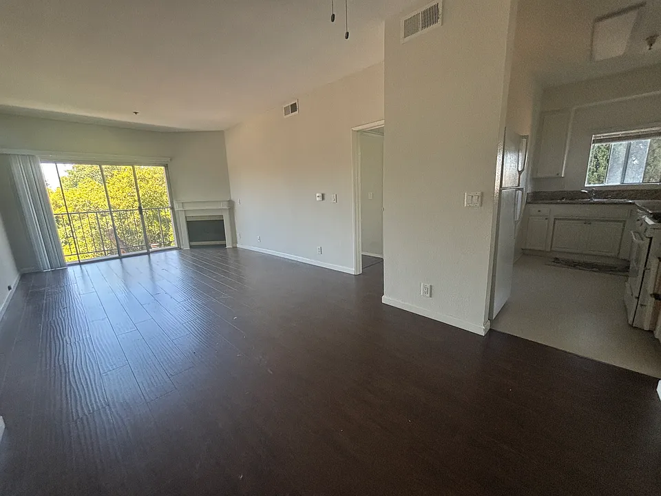 11925 Riverside Dr #3