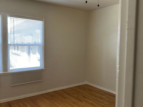 2nd image of 1132 E San Antonio Dr