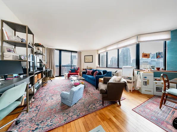 330 East 75th Street image 1 of 10