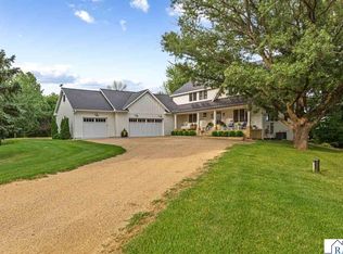 51981 Coventry Ln, North Mankato, MN 56003
