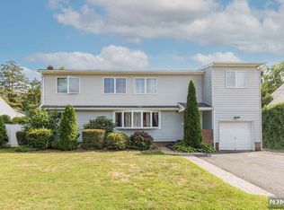 322 Jordan Rd, New Milford, NJ 07646