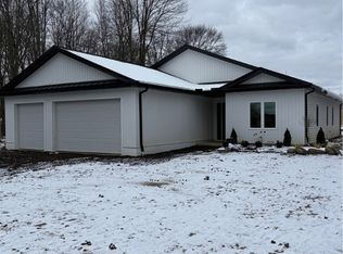 574 & 573 Thrush Dr, Roaming Shores, OH 44084