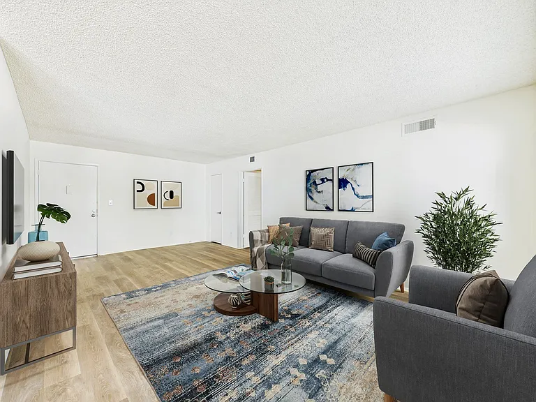 13157 Riverside Dr — Photo 69