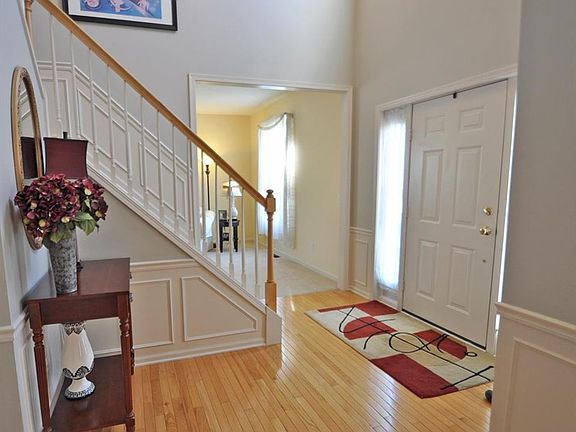 3rd image of 7311 Glenside Ln