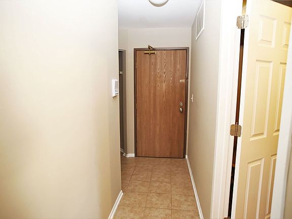 2nd image of 130 Gant Cir APT C