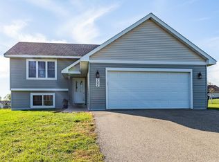 707 Sarah Anne Ave, Roberts, WI 54023