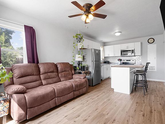 3rd image of 2025 E Liberty Ave