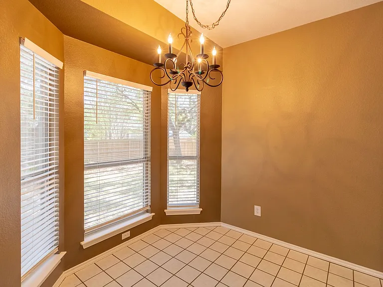 8209 Forest Heights Ln — Photo 13