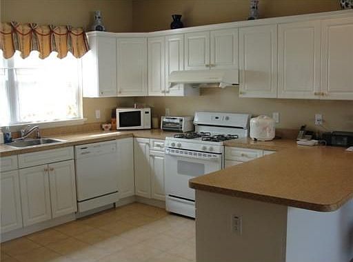 Large eat in kitchen