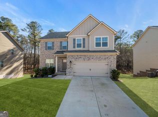 925 Lakehaven Ln, Loganville, GA 30052