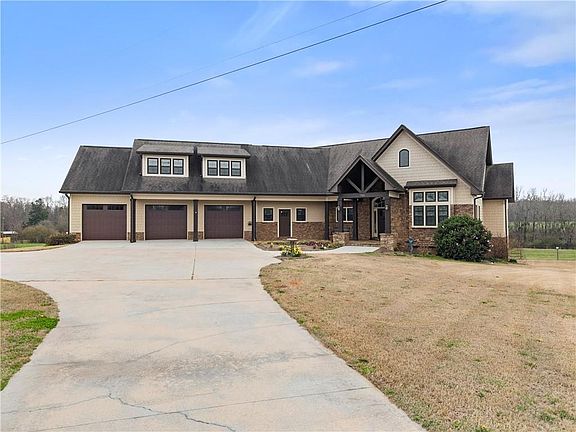 3rd image of 725 County Farm Rd