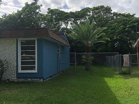 5th image of 7809 NW 74th Ave