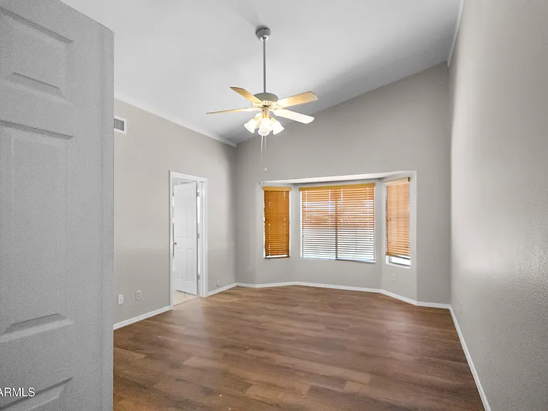 1214 E Beverly Ln — Photo 13