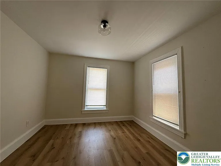 56 W North St — Photo 14
