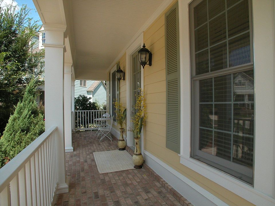 Front Entrance / 1st Level