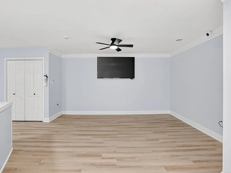 312B Louise Ln #B — Photo 8