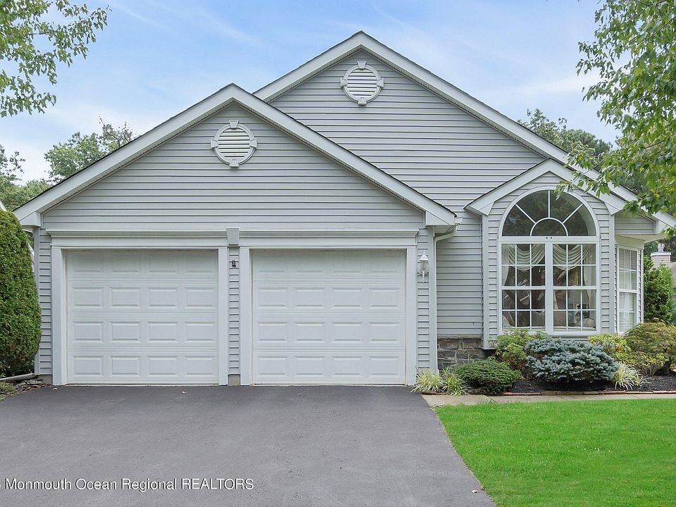 1st image of 15 Rosewood Drive