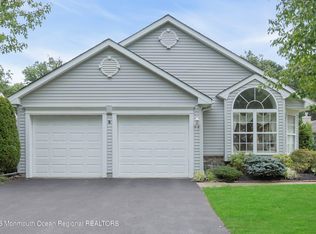 15 Rosewood Dr, Lakewood, NJ 08701